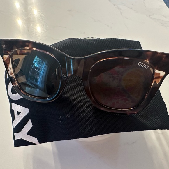 Quay Australia sunglasses. - Picture 2 of 3